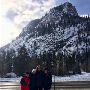 Meet your Posher, Caitlyn